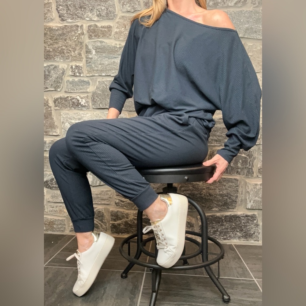 2-piece Long Sleeve Top & Joggers in Lightweight Ribbed Dark Teal Blue size S